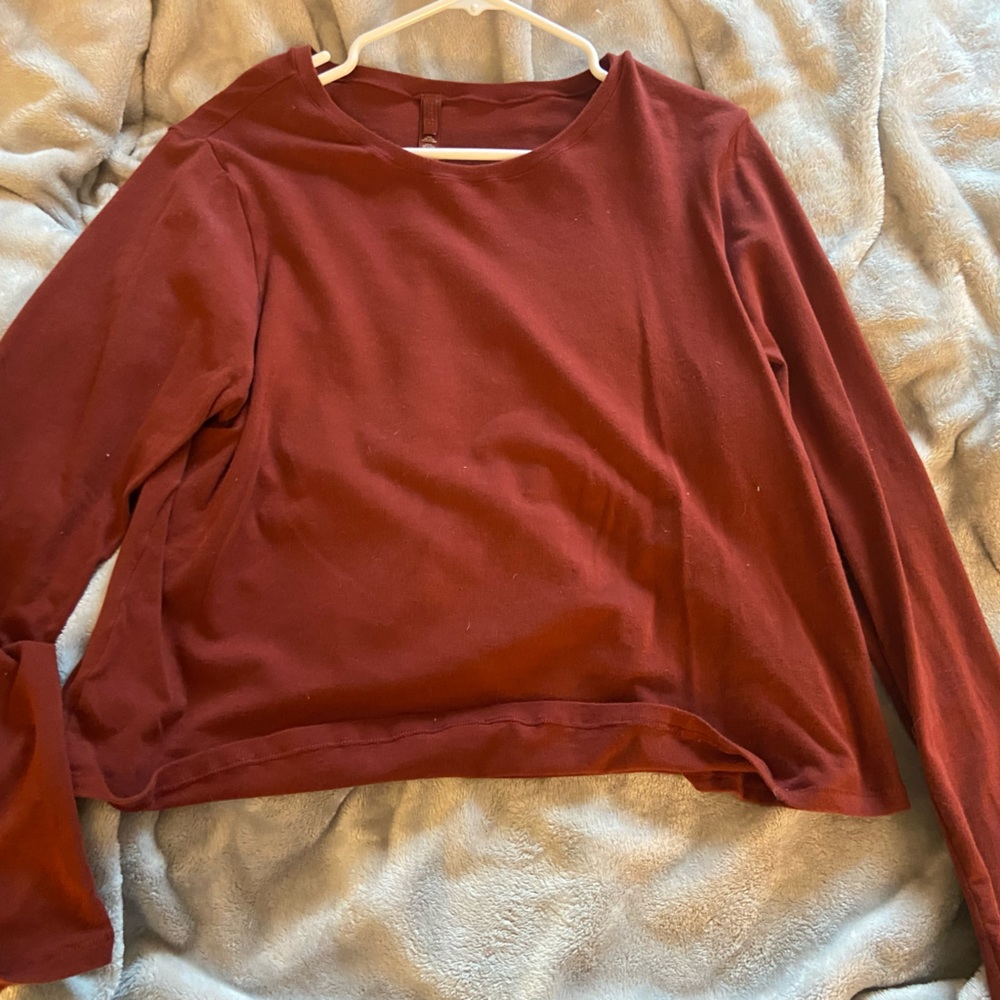 Skims long sleeve tee limited edition color